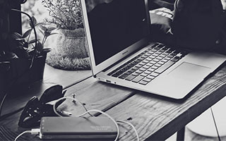 异地魔羯男怎么追女孩_如何维持异地恋