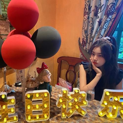 双子女生日拍照姿势_双子座生日拍照穿什么