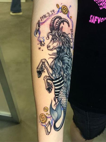 魔羯纹身图案大全_魔羯纹身有什么寓意