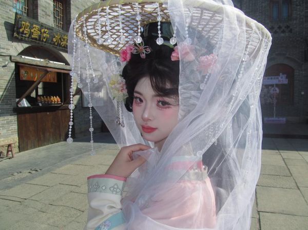 双鱼座汉服怎么选_双鱼座适合什么汉服颜色