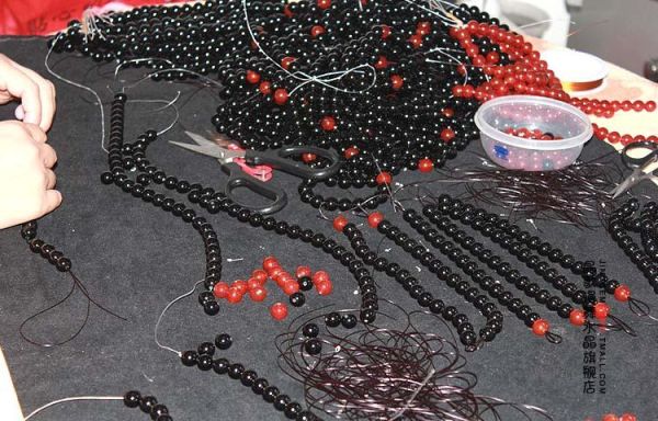 黑玛瑙天蝎座适合戴吗_黑玛瑙天蝎座功效与禁忌