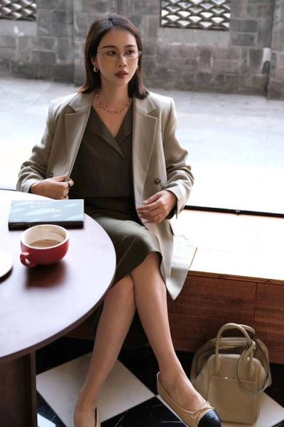 中年魔羯女打扮时尚吗_中年魔羯女如何穿出高级感