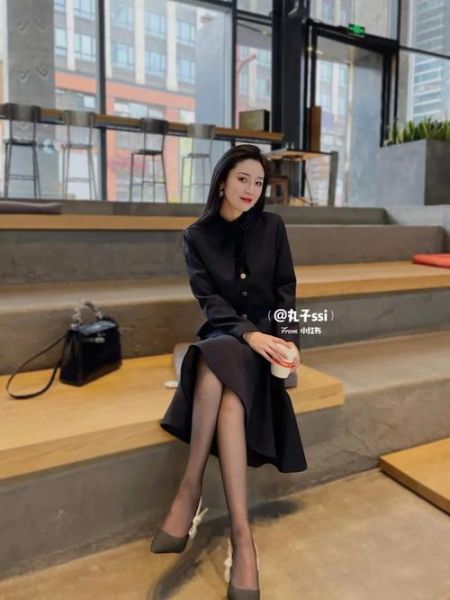 属龙女双子女爱美_如何穿出高级感